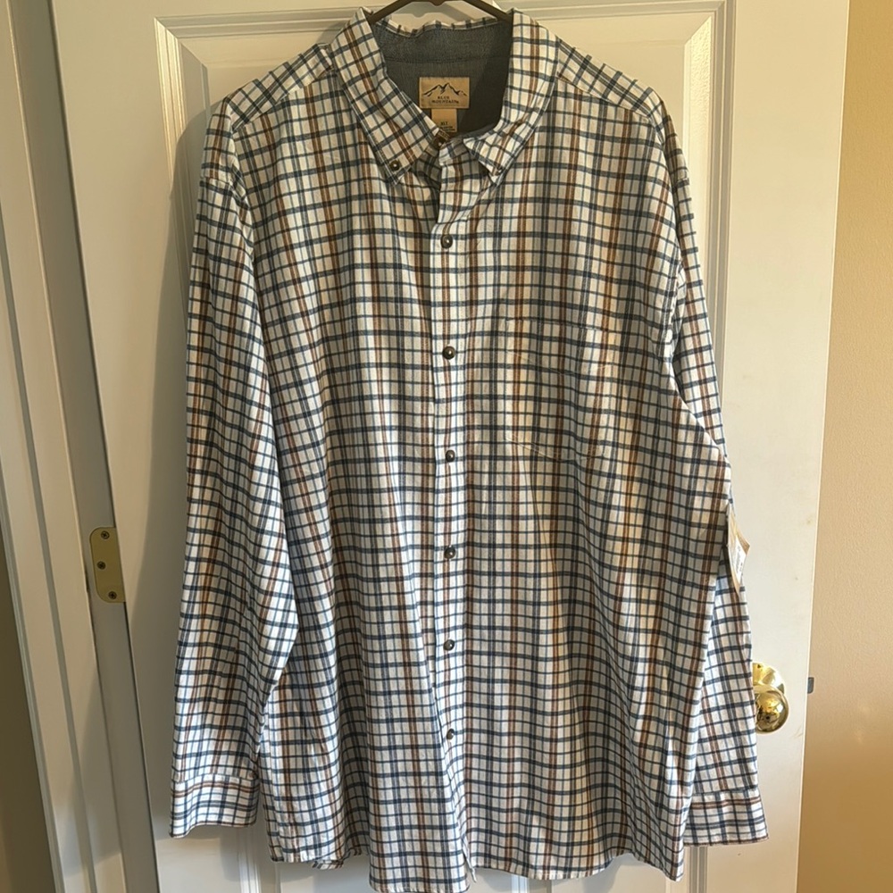 Casual White and Blue Plaid Button Down Shirt